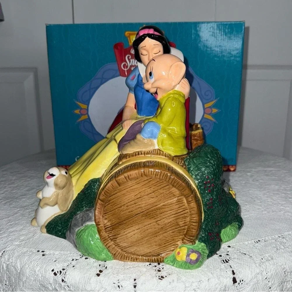 RARE Vintage Disney Treasure Craft Snow White kissing Dopey‎ Cookie Jar w/box